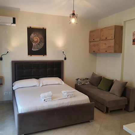 Deni Apartment Vlorë Buitenkant foto