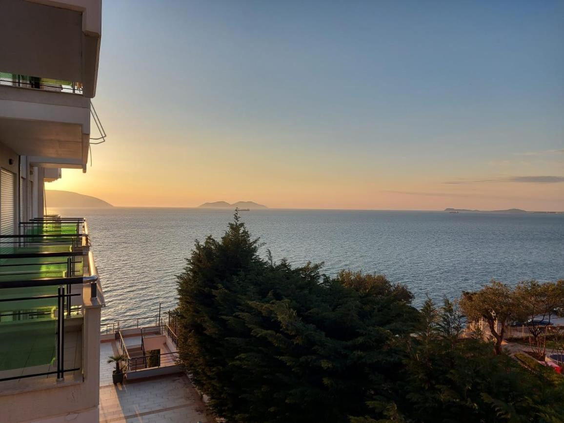 Deni Apartment Vlorë Buitenkant foto