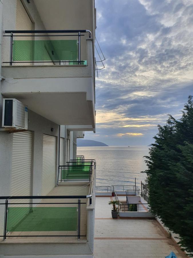 Deni Apartment Vlorë Buitenkant foto