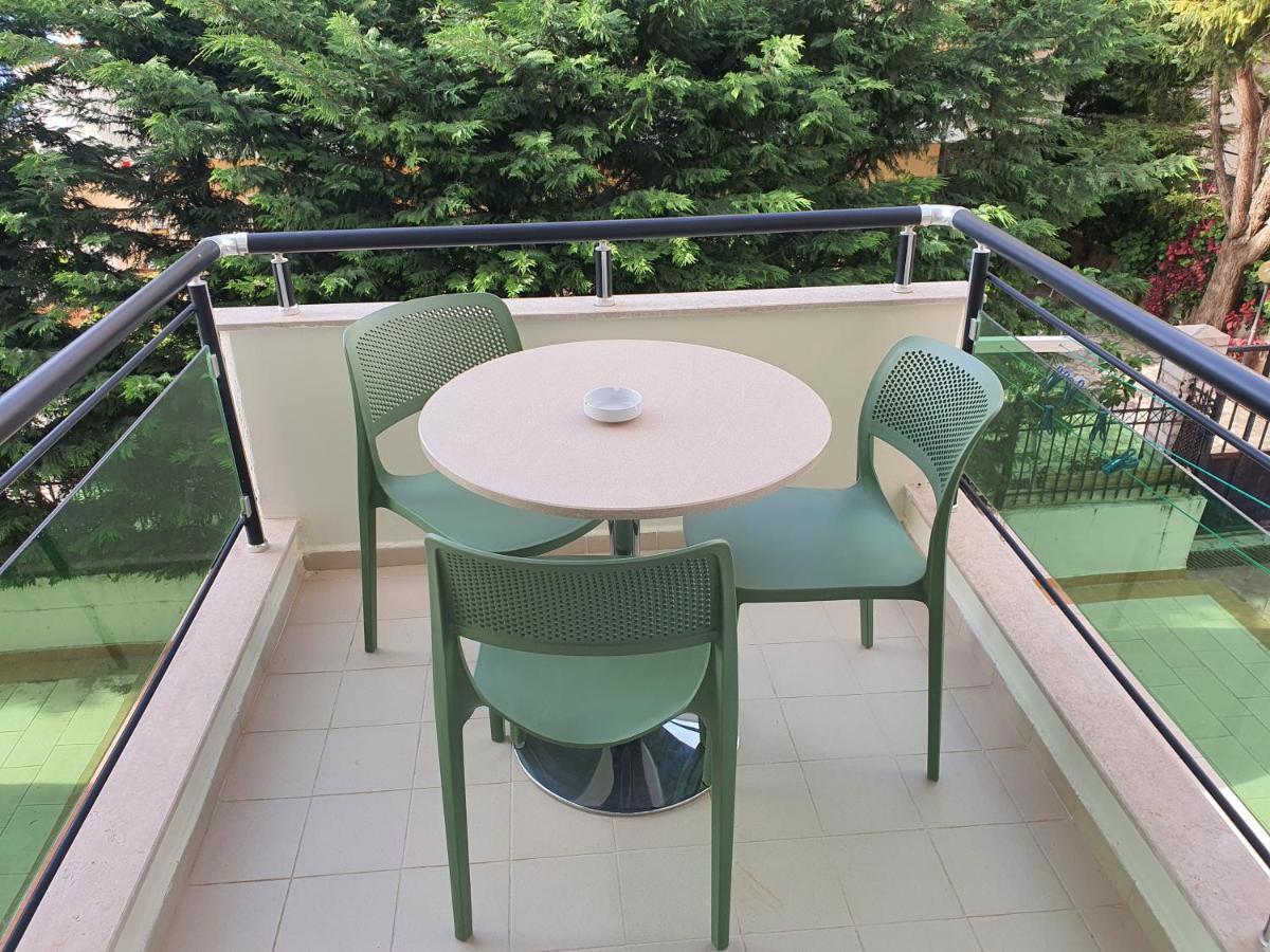 Deni Apartment Vlorë Buitenkant foto