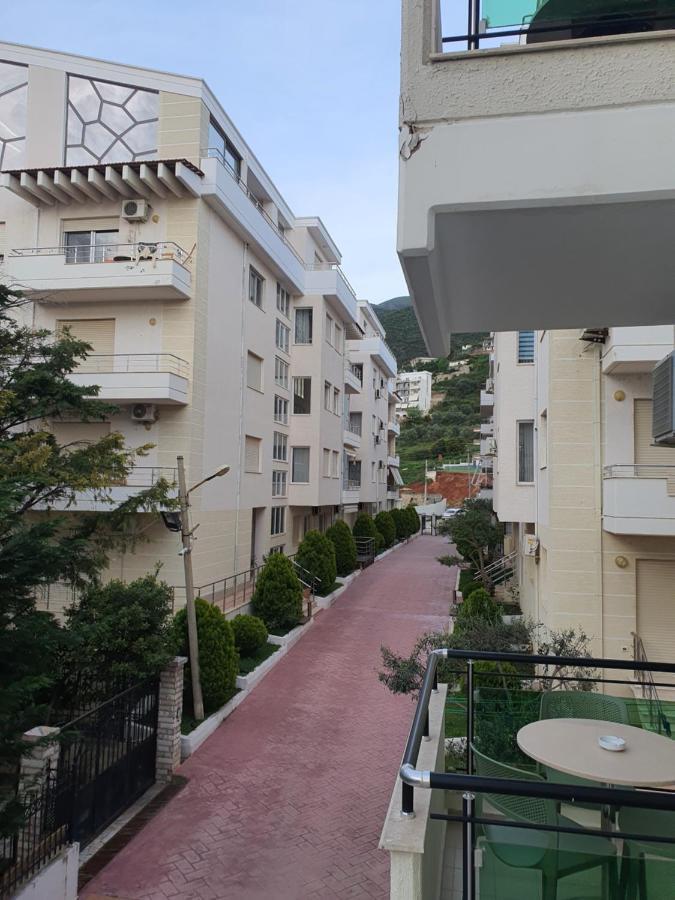 Deni Apartment Vlorë Buitenkant foto