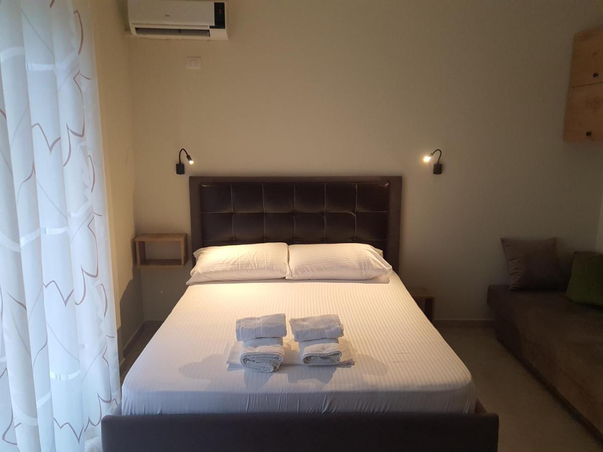 Deni Apartment Vlorë Buitenkant foto