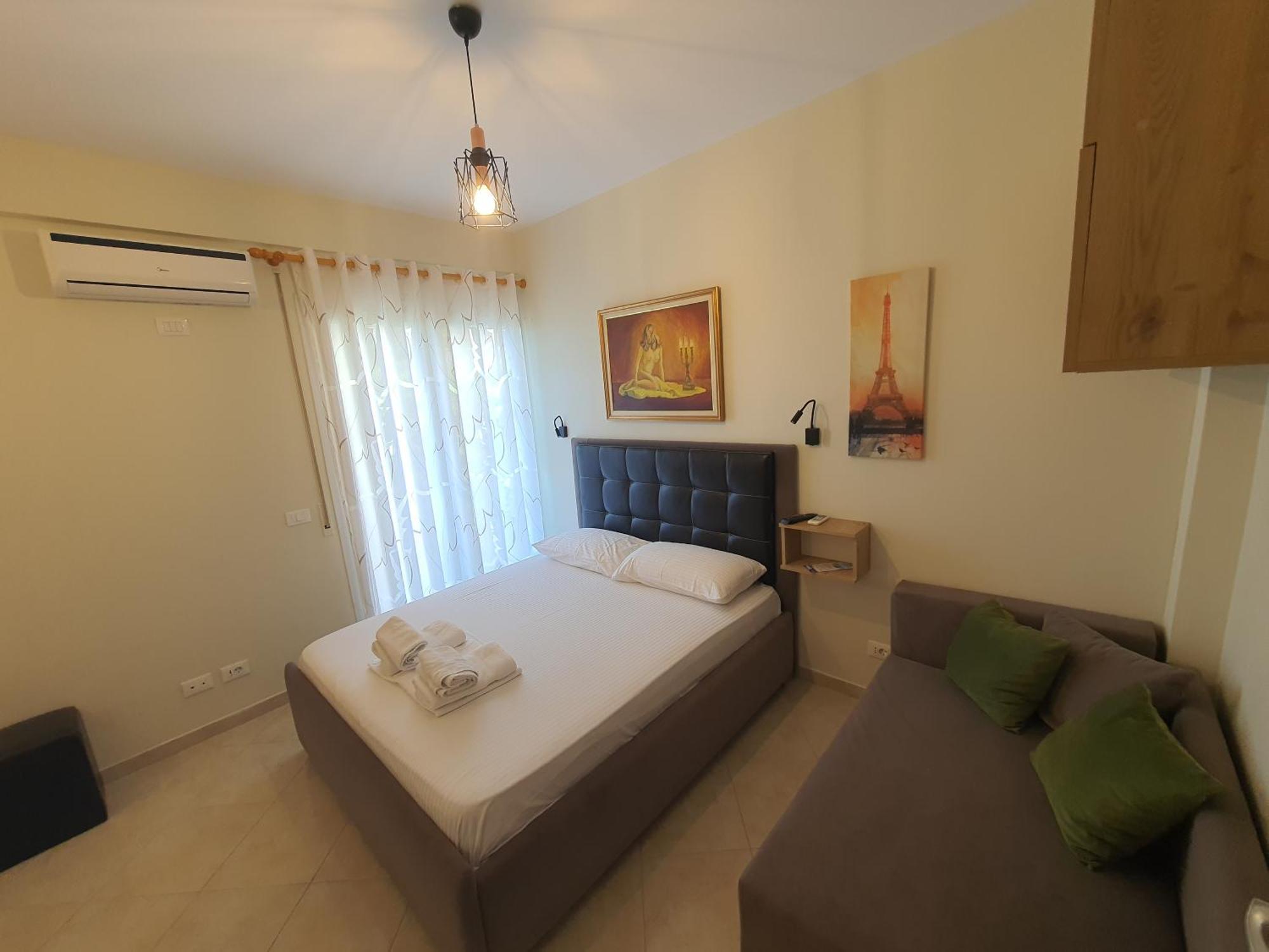 Deni Apartment Vlorë Buitenkant foto