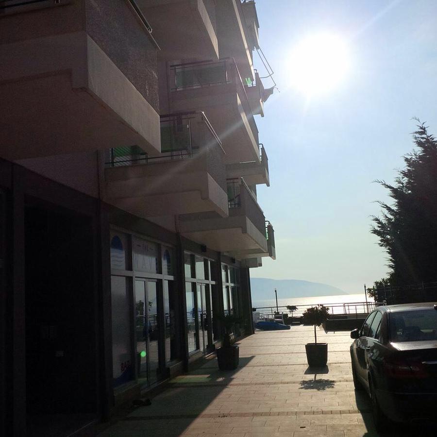 Deni Apartment Vlorë Buitenkant foto