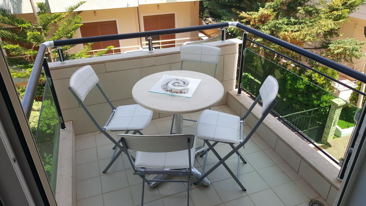 Deni Apartment Vlorë Buitenkant foto