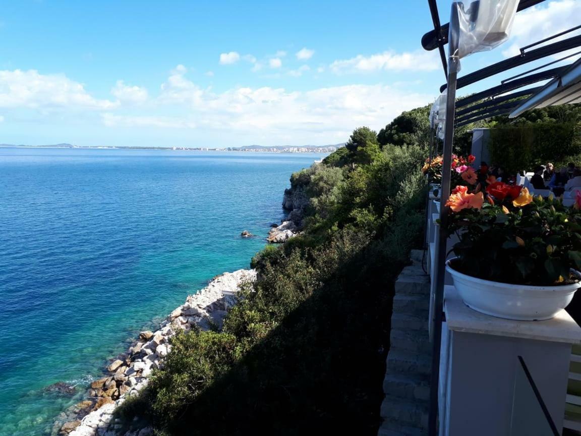 Deni Apartment Vlorë Buitenkant foto