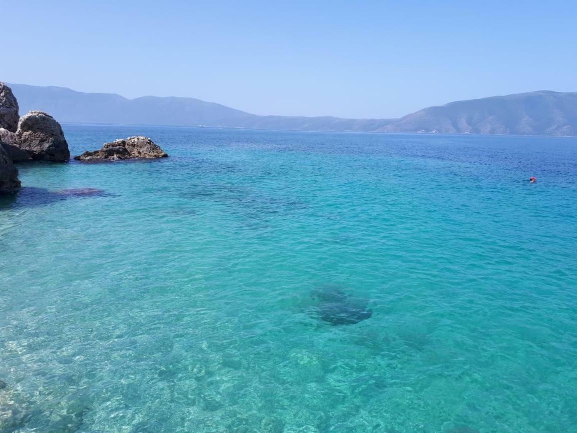 Deni Apartment Vlorë Buitenkant foto