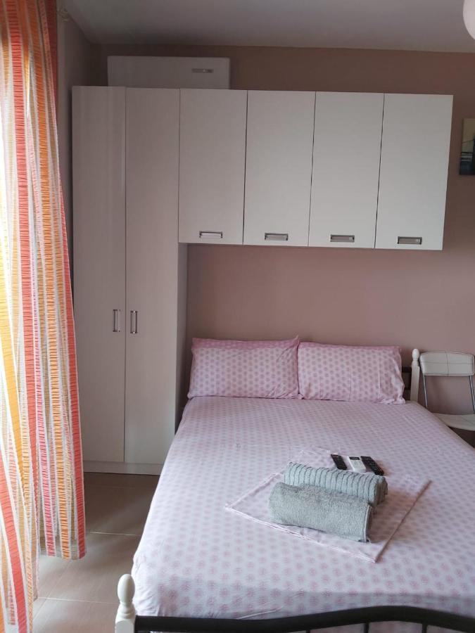 Deni Apartment Vlorë Buitenkant foto