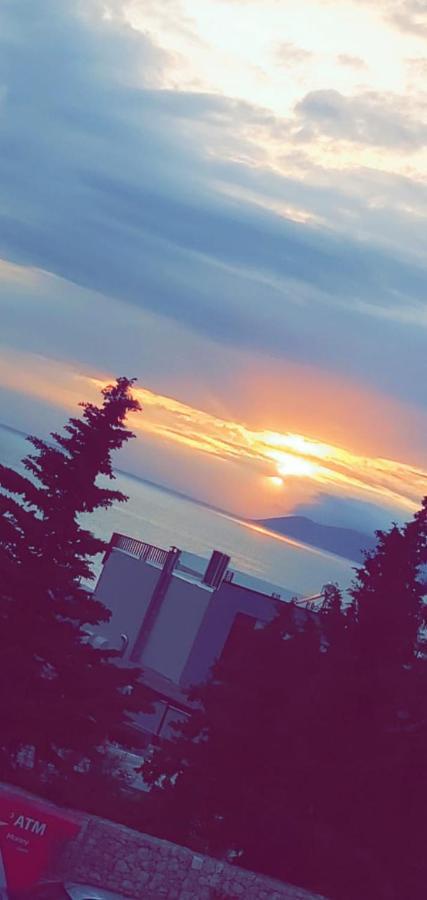 Deni Apartment Vlorë Buitenkant foto
