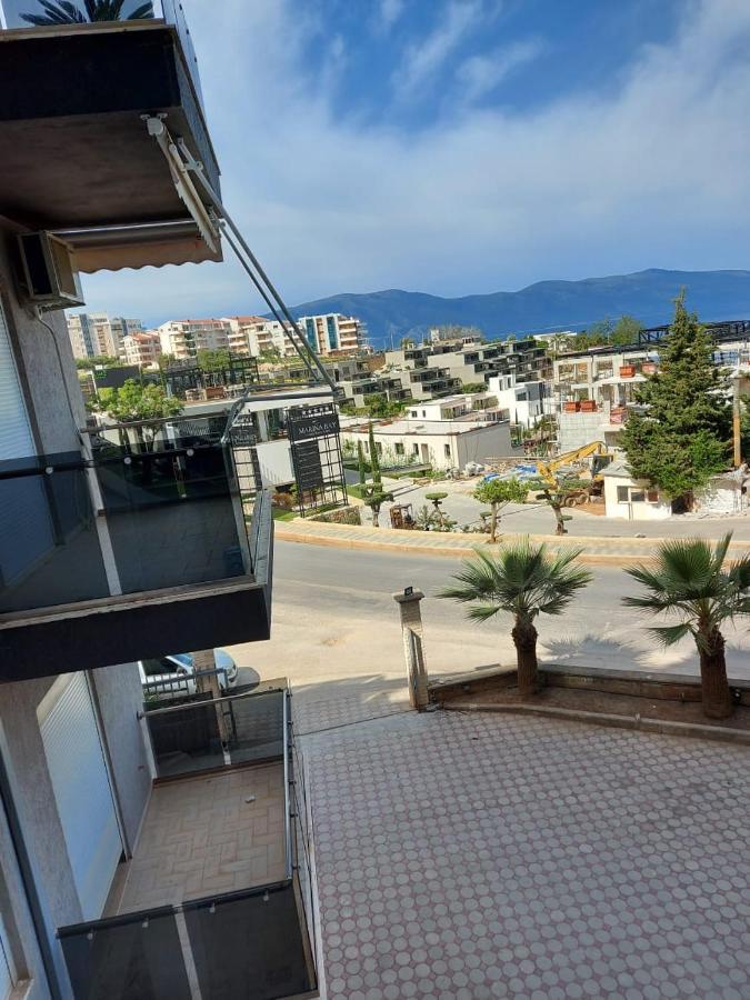 Deni Apartment Vlorë Buitenkant foto
